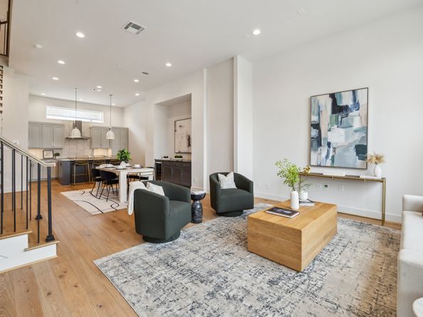 2105 Emancipation Avenue, Houston TX 77003