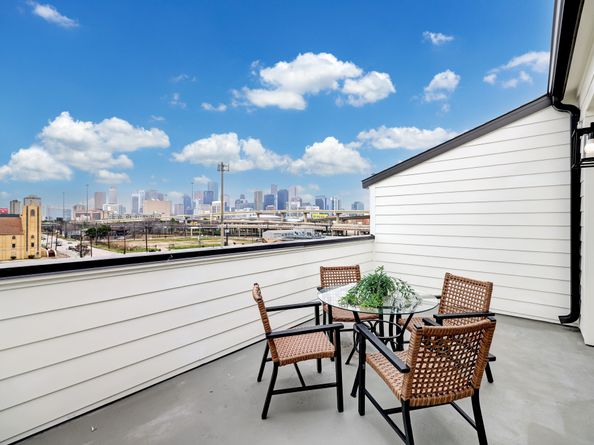 2105 Emancipation Avenue, Houston TX 77003