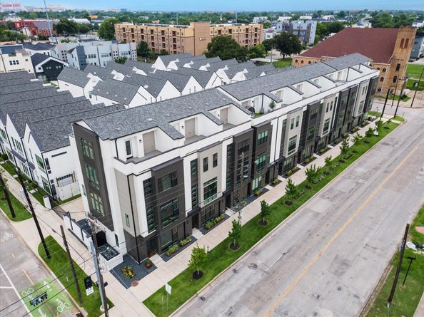 2105 Emancipation Avenue, Houston TX 77003