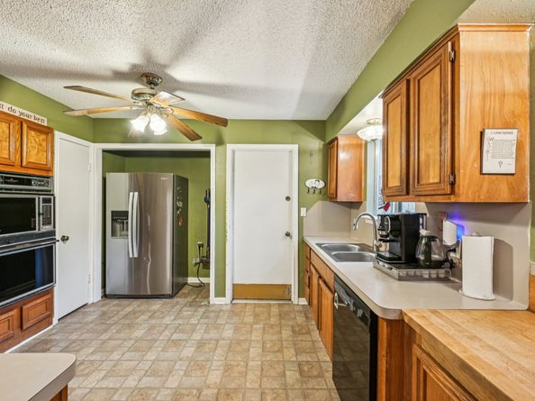 2918 Crest Park Drive, Houston TX 77082