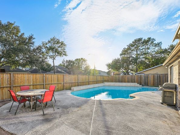 2918 Crest Park Drive, Houston TX 77082