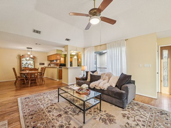 2918 Crest Park Drive, Houston TX 77082