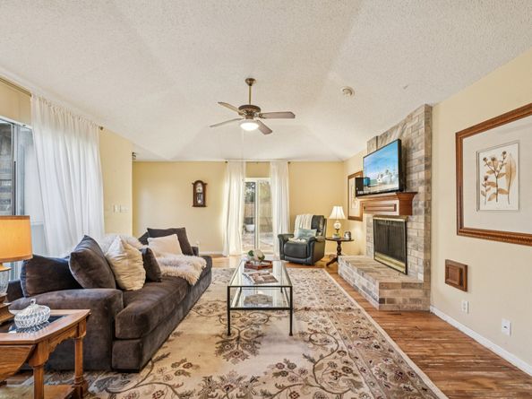 2918 Crest Park Drive, Houston TX 77082