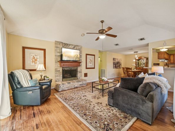 2918 Crest Park Drive, Houston TX 77082