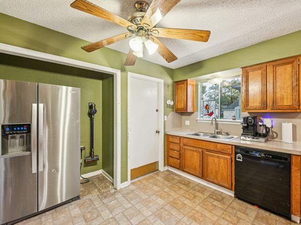 2918 Crest Park Drive, Houston TX 77082