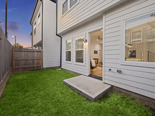 7723 Sky Dweller Drive, Houston TX 77055