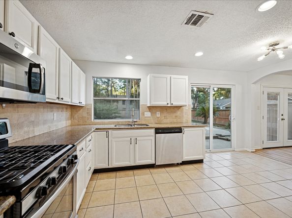 6 Fairmeade Bend Drive, The Woodlands TX 77381