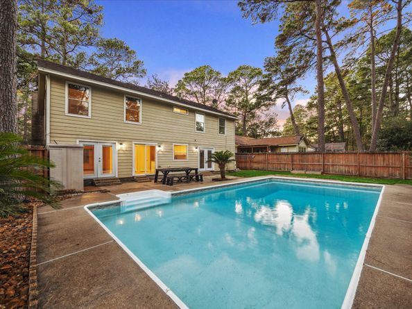 6 Fairmeade Bend Drive, The Woodlands TX 77381