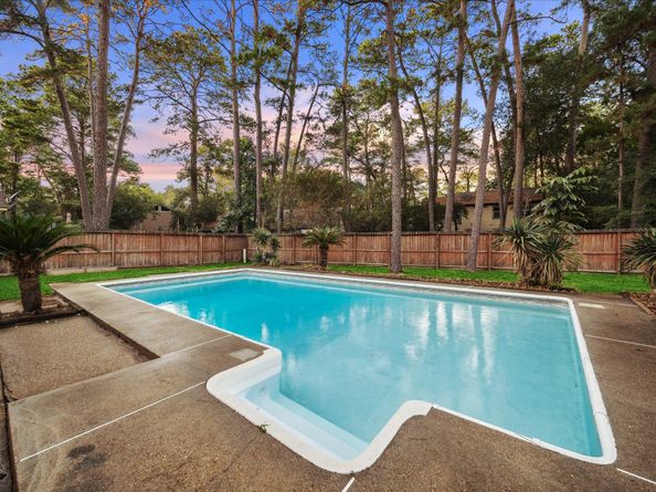 6 Fairmeade Bend Drive, The Woodlands TX 77381