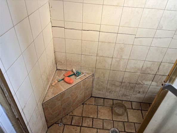 6921 Hershe Street, Houston TX 77020