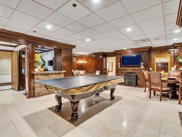 3525 Sage Road 812, Houston TX 77056