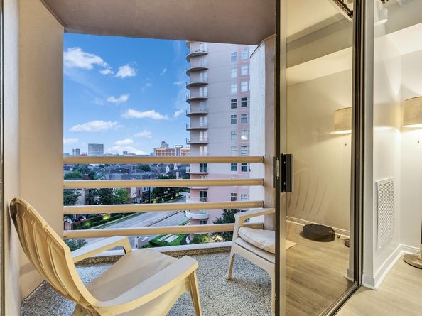 3525 Sage Road 812, Houston TX 77056