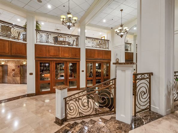 3525 Sage Road 812, Houston TX 77056