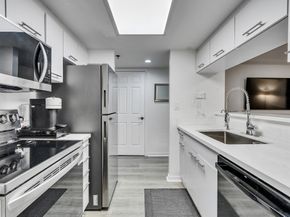 3525 Sage Road 812, Houston TX 77056