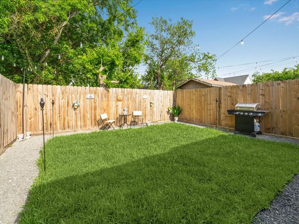 3808 Cochran Street, Houston TX 77009