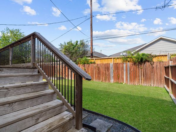 410 Yale Oaks Lane, Houston TX 77091