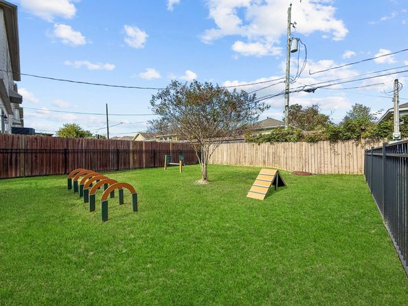 410 Yale Oaks Lane, Houston TX 77091