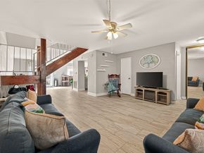 2267 Triway Lane 231, Houston TX 77043