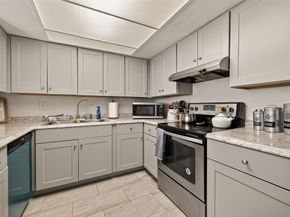 2267 Triway Lane 231, Houston TX 77043