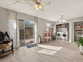 2267 Triway Lane 231, Houston TX 77043