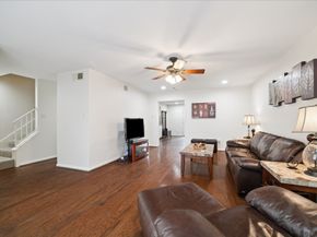 5826 Doliver Drive 55, Houston TX 77057