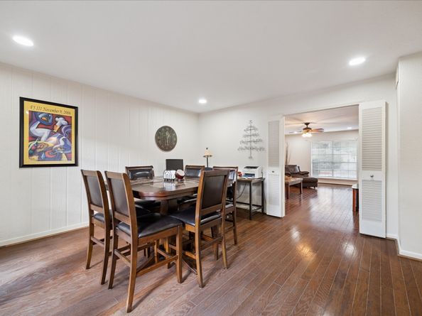 5826 Doliver Drive 55, Houston TX 77057