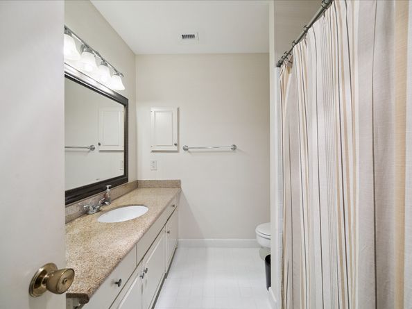 5826 Doliver Drive 55, Houston TX 77057