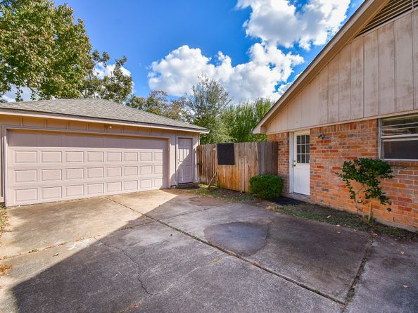 9703 Harrowgate Drive, Houston TX 77031