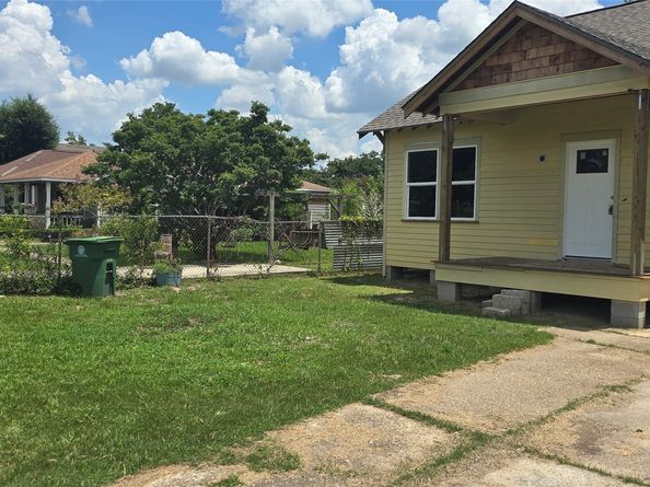 4604 Beggs Street, Houston TX 77009