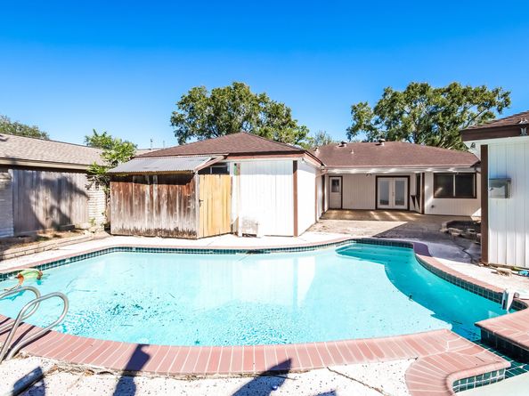 3815 Plum Hollow Drive, Houston TX 77059