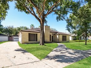 3815 Plum Hollow Drive, Houston TX 77059