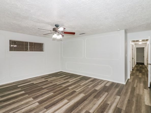 3815 Plum Hollow Drive, Houston TX 77059