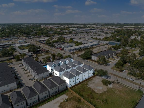 7737 Hammerly Boulevard, Houston TX 77055