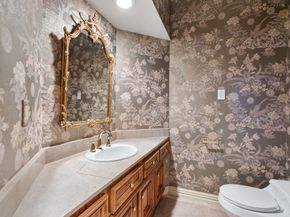 22 Thornhill Oaks Drive, Houston TX 77015