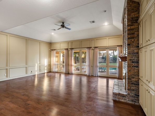 22 Thornhill Oaks Drive, Houston TX 77015