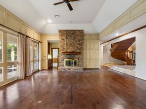 22 Thornhill Oaks Drive, Houston TX 77015