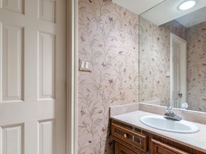 22 Thornhill Oaks Drive, Houston TX 77015