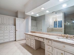 22 Thornhill Oaks Drive, Houston TX 77015