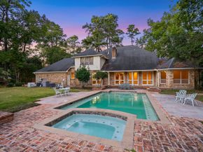 22 Thornhill Oaks Drive, Houston TX 77015