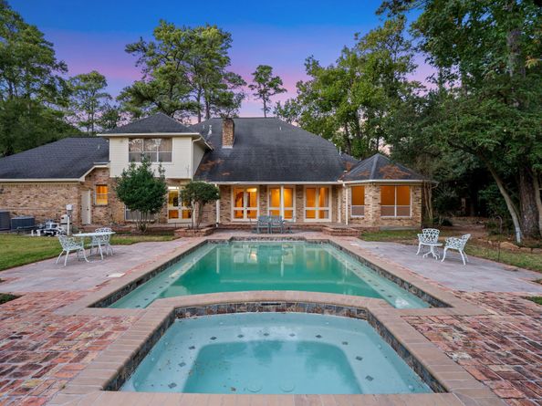 22 Thornhill Oaks Drive, Houston TX 77015