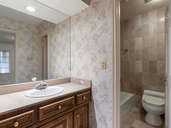 22 Thornhill Oaks Drive, Houston TX 77015