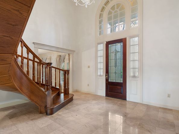 22 Thornhill Oaks Drive, Houston TX 77015