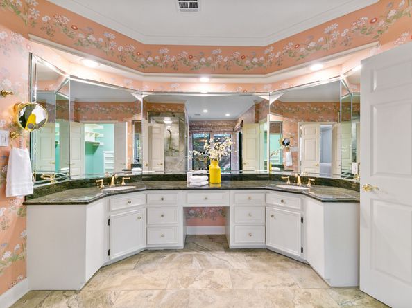 11818 Castle Ridge Drive, Houston TX 77077