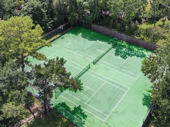 11818 Castle Ridge Drive, Houston TX 77077