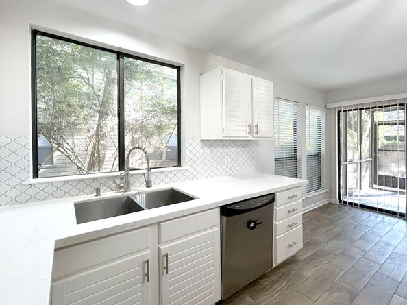 3 N Mossrock Road, The Woodlands TX 77380