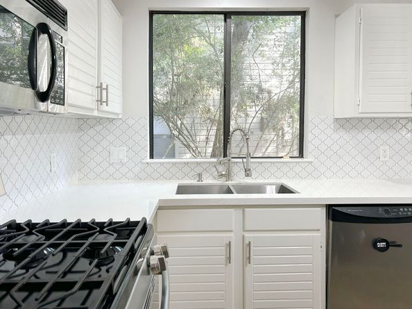 3 N Mossrock Road, The Woodlands TX 77380