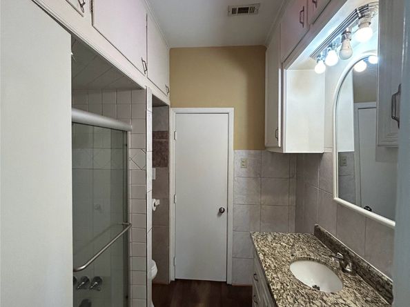 209 Walton Street, Houston TX 77009