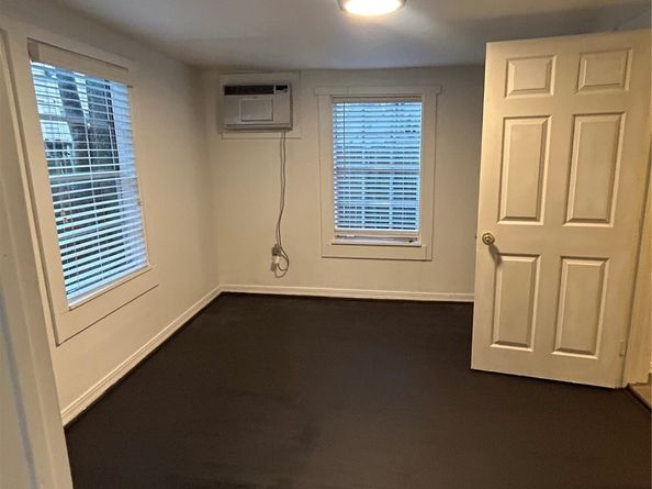 209 Walton Street, Houston TX 77009