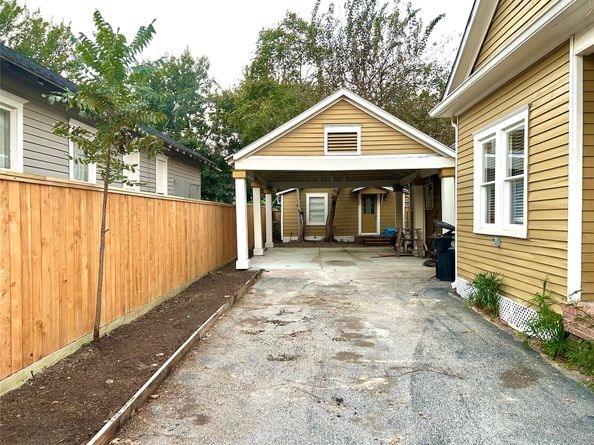 209 Walton Street, Houston TX 77009