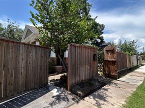 209 Walton Street, Houston TX 77009